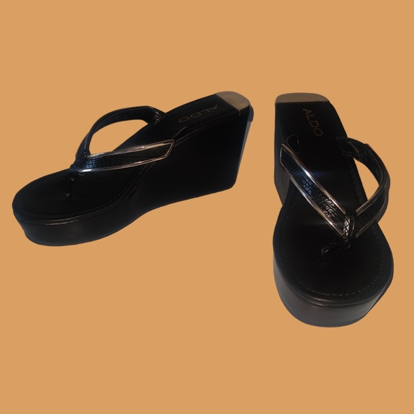 Aldo 3.5" Platform Wedge Sandals | Size 7.5 - Picture 9 of 9
